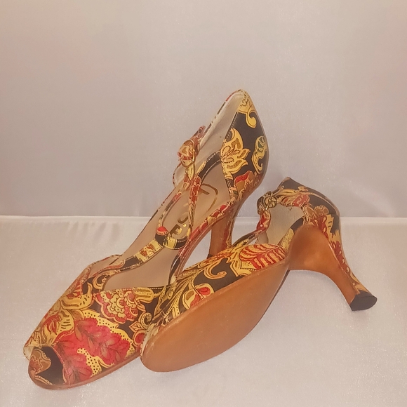 Regina - Picture 2 of 2